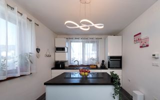 Casă Individuală Modernă de Vânzare | Sânpetru, Brașov - Poză 9