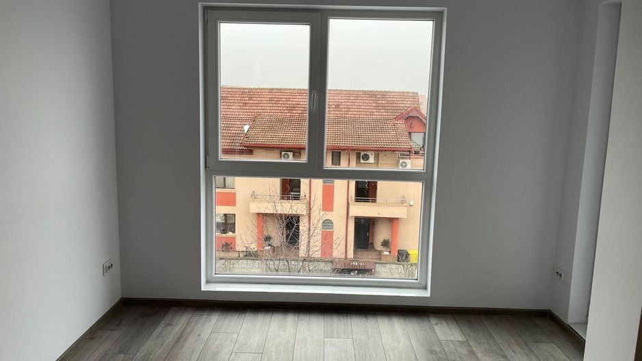 Închiriere apartament nou, complet mobilat – Otopeni, zonă centrală - Poză 2