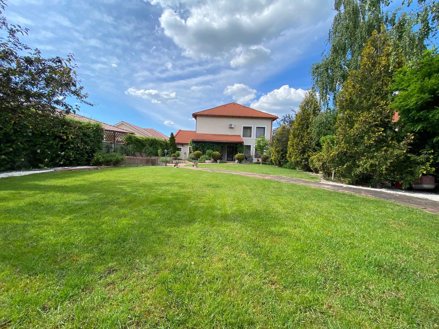 Casa in stil clasic zona Ghiroda - Poză 1