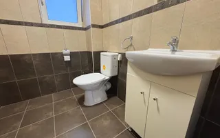 Apartament la curte, 2 băi, loc de parcare, zona linistita, dressing - Poză 16