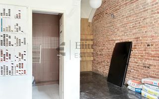Apartament ultracentral in Pasajul Vulturul Negru din Oradea - Poză 7