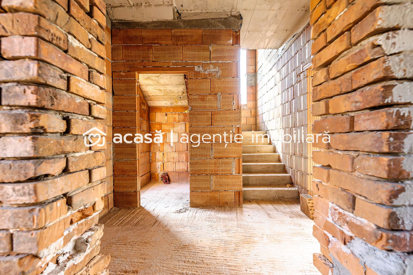 Casă la roșu în Aradul Nou. Zona Adam Müller-Guttenbrunn - Poză 9