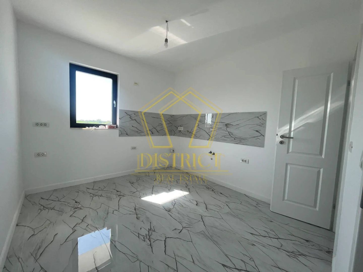 Duplex superb cu 4 camere despartit prin camera tehnica I Giroc - Poză 2