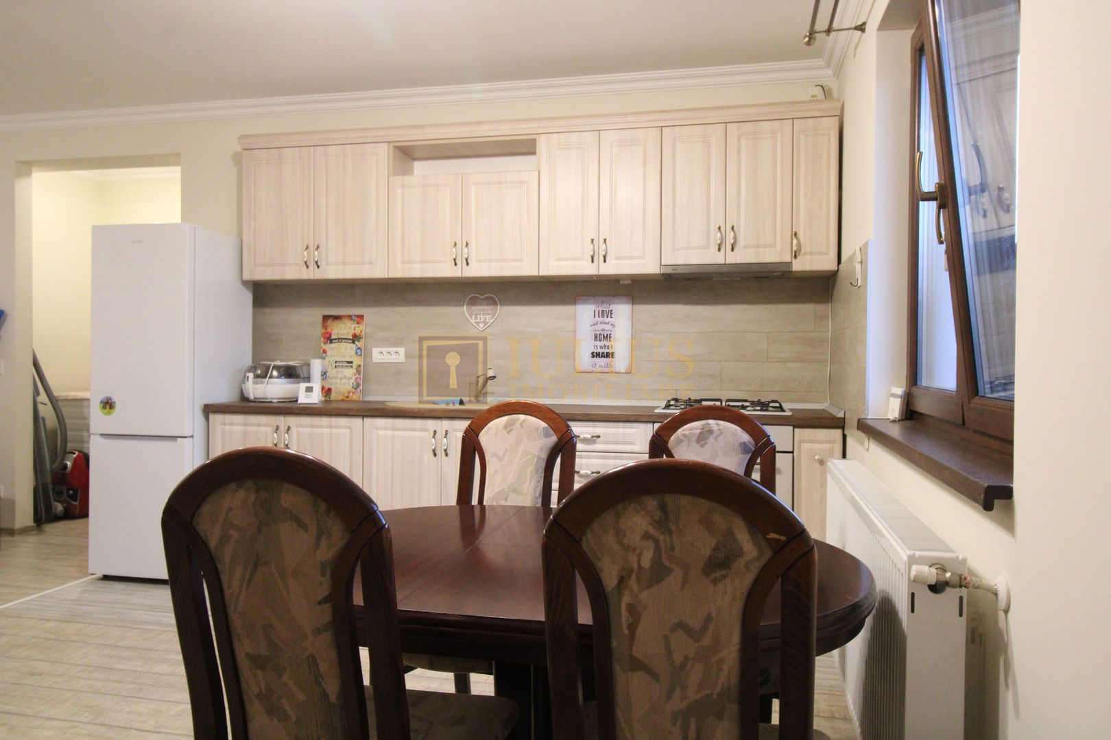 3 camere, zona foarte linistita + 2 locuri de parcare- Giroc - Poză 2