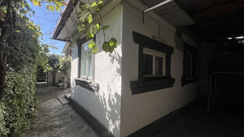 vand casa in Schela,gaz la poarta - Poză 1
