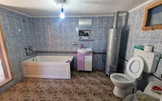  Proprietate în Comuna Botești, Județul Argeș – Zonă Pitorească și Liniștită ! - Poză 11
