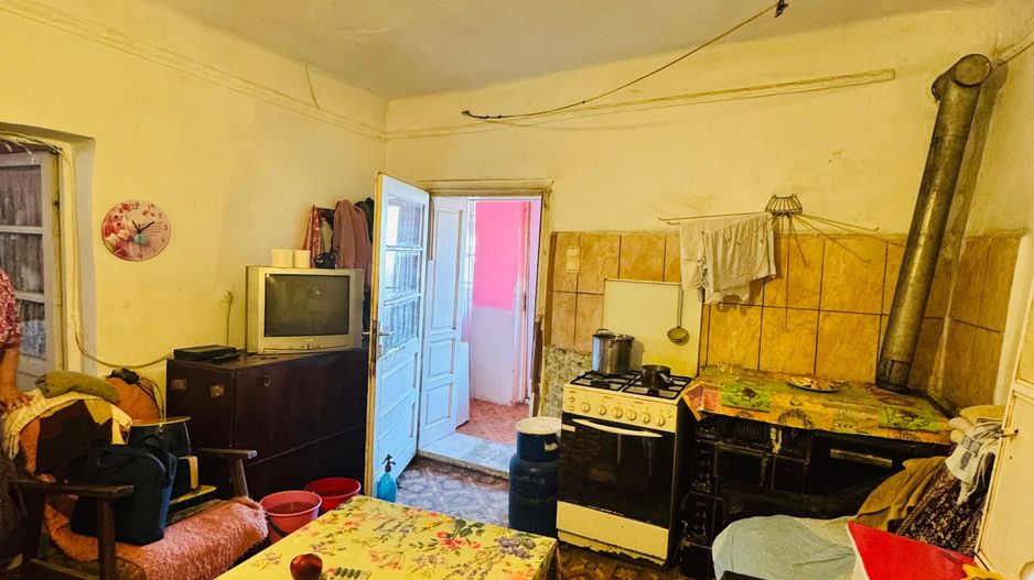 Casa cu 2 camere in Sacuieni - Poză 5