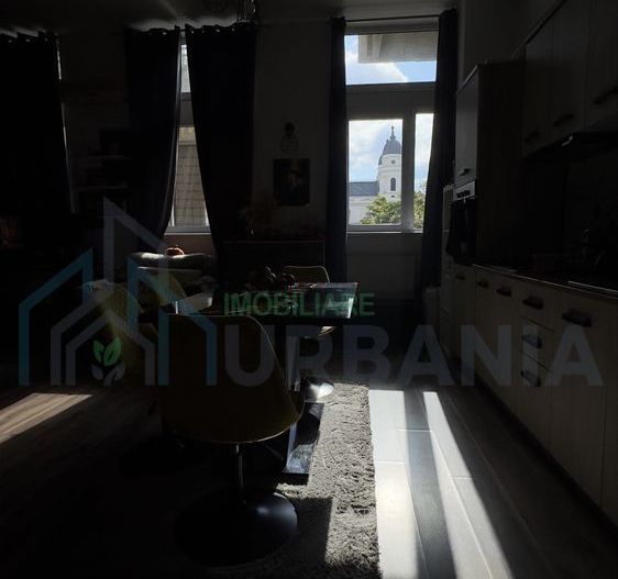 Inchiriez apartament zona centrală - Poză 1