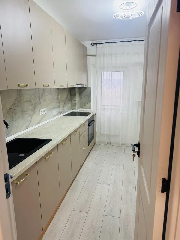 Apartament 3 camere, decomandate, mobilat și utilat, zonă ultracentrală; - Poză 8