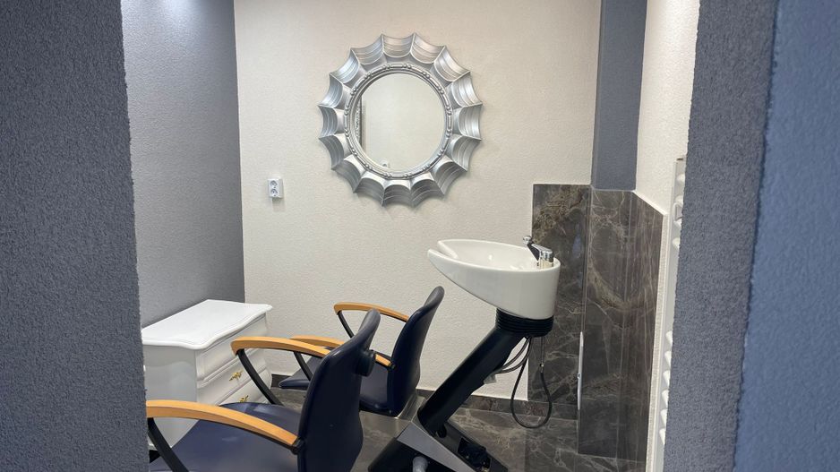 Salon / Frizerie de închiriat – complet utilat, Zona Episcopia Bihor - Poză 3