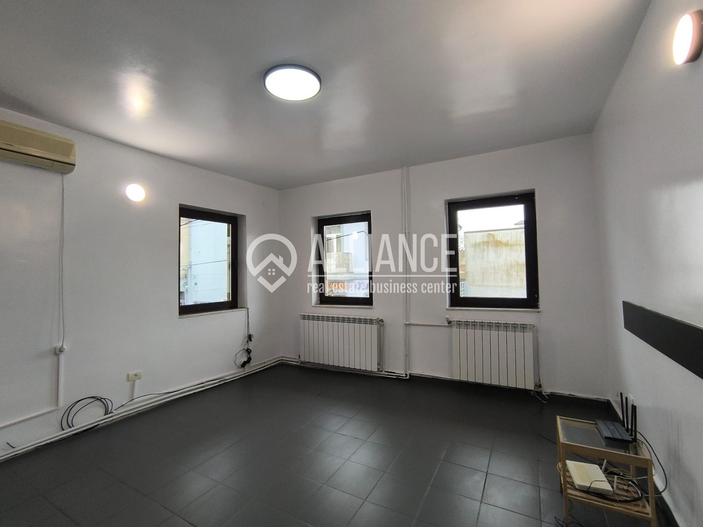 CENTRU PIATA UNIRII - Birouri luminoase cu terasa ! - Poză 3