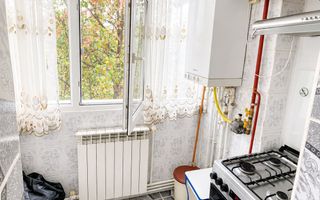 450 Euro/luna, Inchiriere apartament doua camere etaj 1 Micro21 - Poză 6