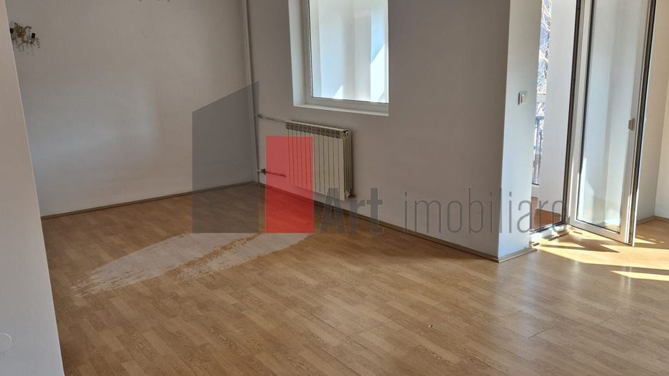 Vanzare apartament 4 camere Lujerului - Poză 1