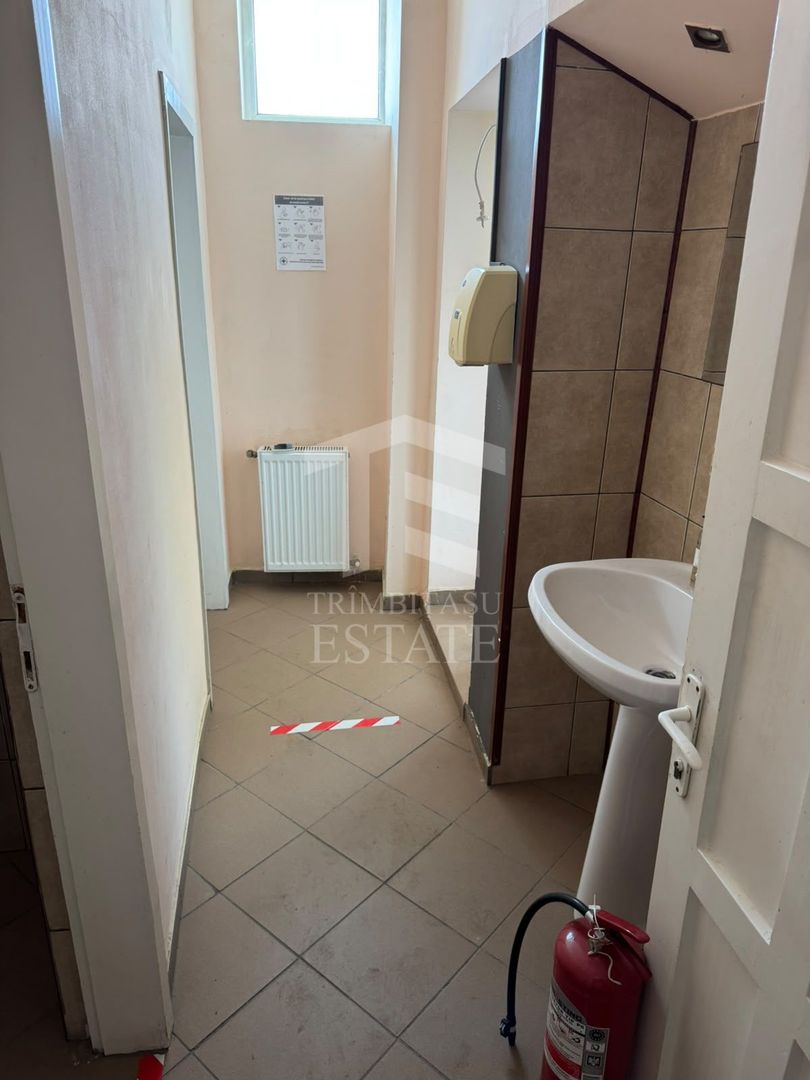 DE INCHIRIAT - SPATIU COMERCIAL CHIAR IN FATA PRIMARIEI SNAGOV - Poză 16