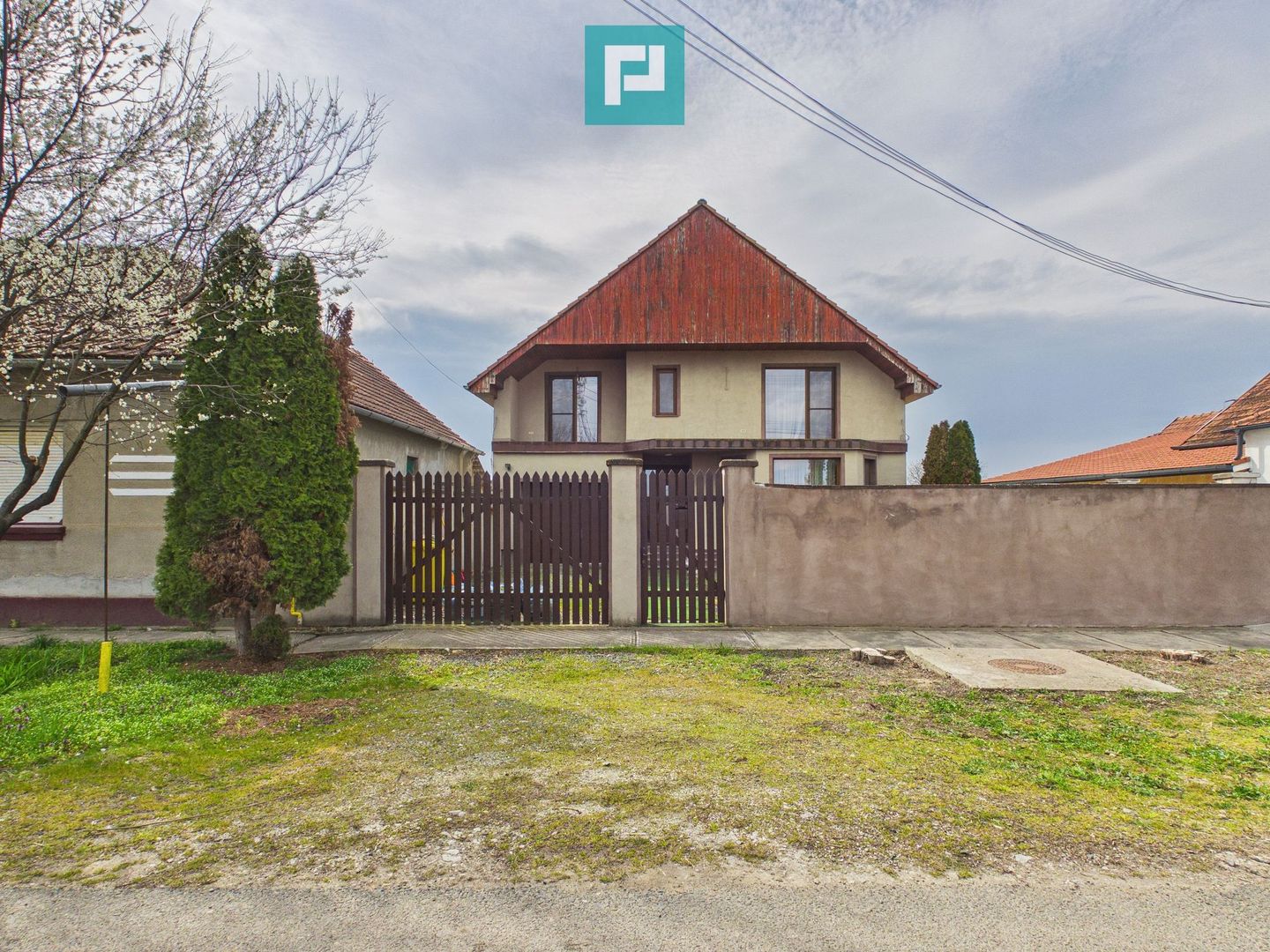 Casă spațioasă în Sântana - Poză 31