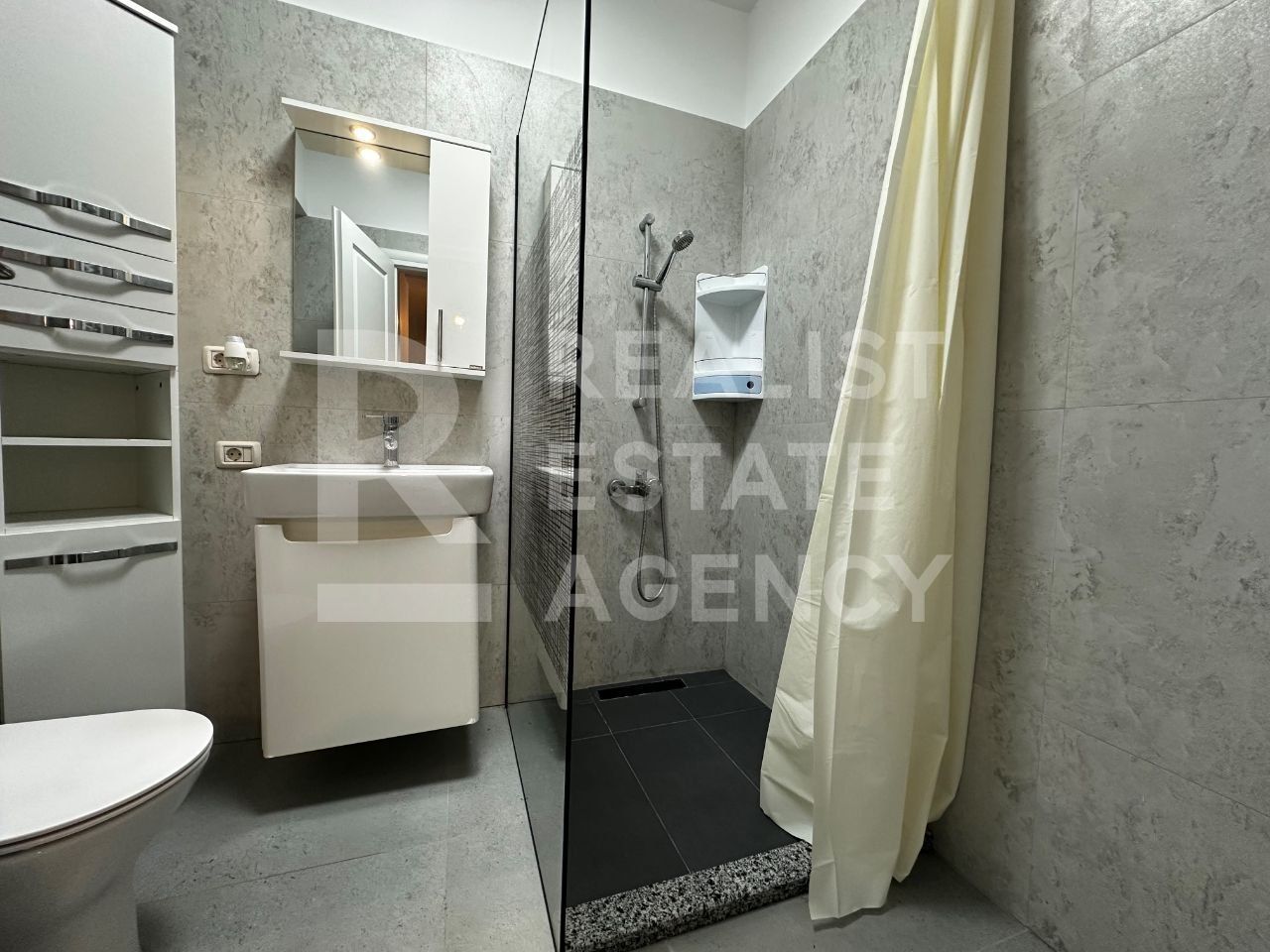 Apartament cu 2 camere de închiriat- Liberty Mall - Poză 7