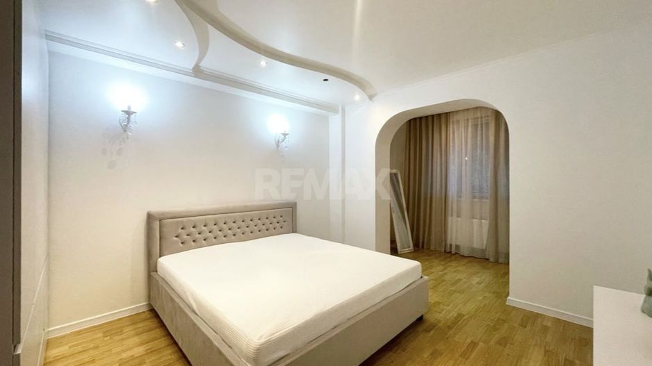 Apartament Centru! 90 m2! 2 + living! - Poză 6