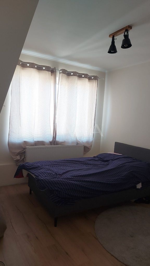 Locuință spațioasă pe două niveluri, pregătită pentru mutare. - Poză 6