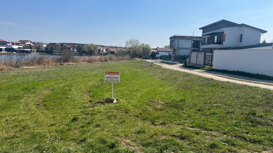 Teren edificabil 1.000 mp | Vedere la lac | Utilități - Poză 1