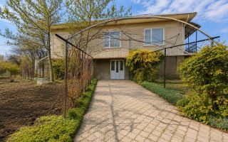 Casă 210 m² cu 5 dormitoare și teren 10 ari – Euroreparație | Drochia, str. Grigore Ureche - Poză 2