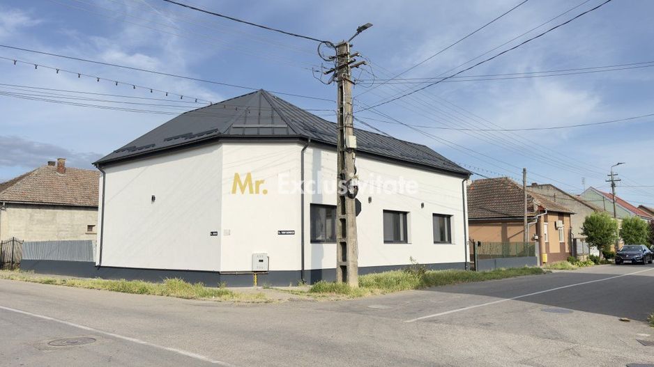 Inchiriere Casă 3 camere 154 mp, Teren 630 mp - Str. T. Vladimirescu - Carei - Poză 2