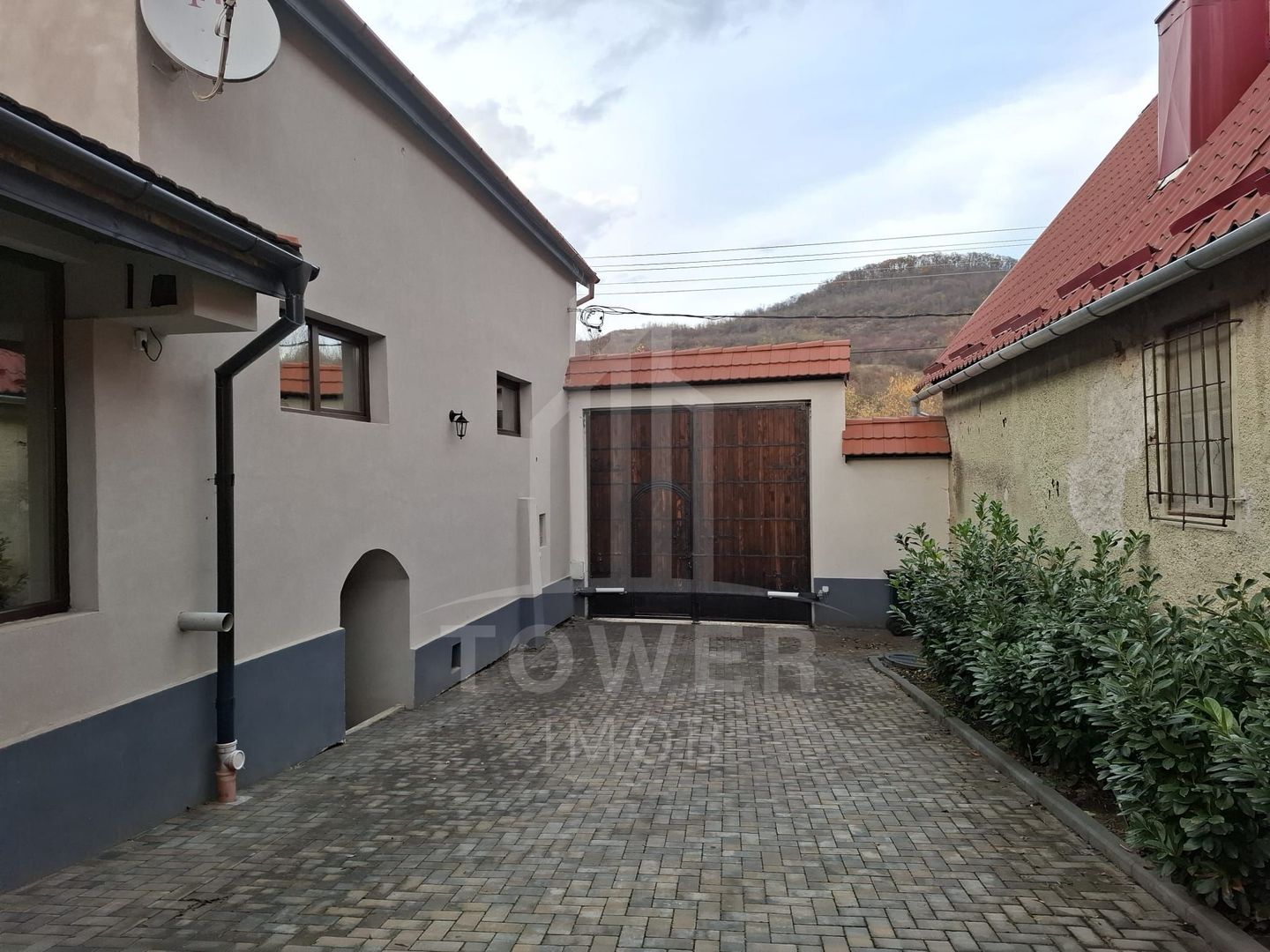 Casă complet renovată de vânzare în Amnaș – la doar 25 km de Sibiu! - Poză 6