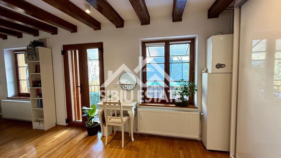Casa de inchiriat cu 3 camere in Zona Ultracentrala - Poză 16
