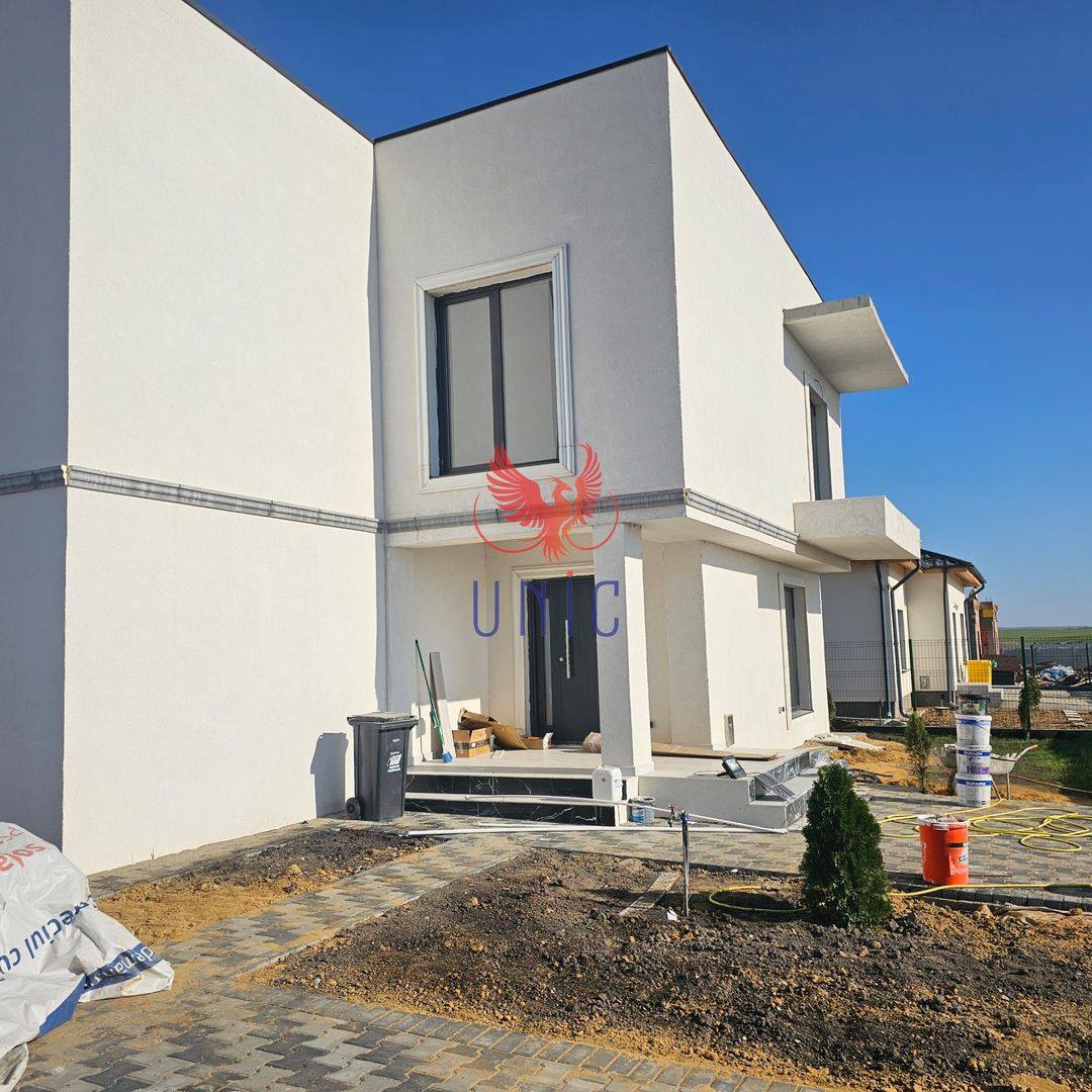 Vila 5 camere, zona rezidentiala . - Poză 1