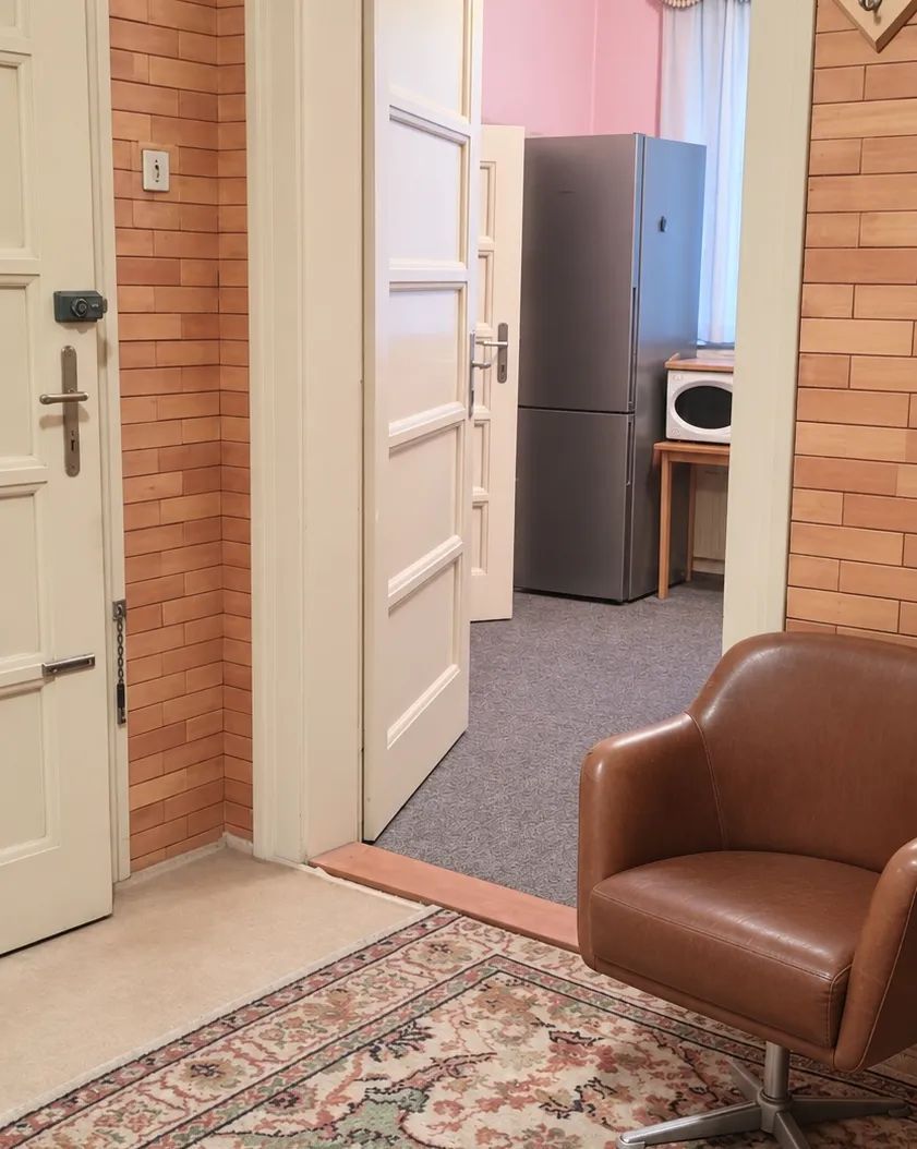 Apartament la casă cu curte proprie în zonă exclusivistă Sub Arini - Poză 6