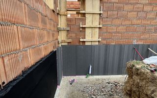 Vând casă plan parter cu garaj langa padurea Barnova - Poză 3