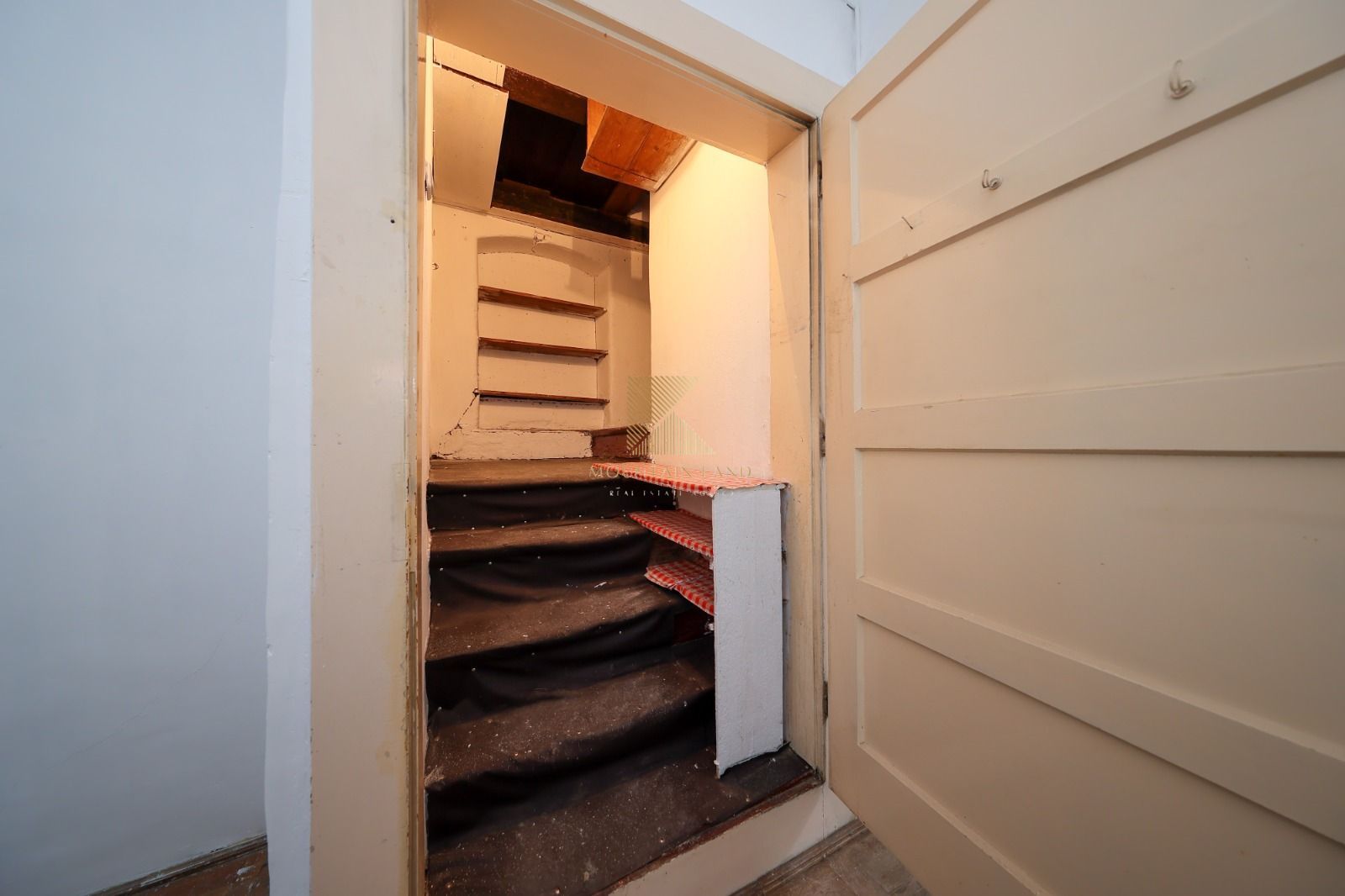 Locație rară în Brașov: ideal pentru regim hotelier sau business - Poză 22