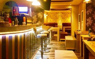 Spatiu comercial central ideal pentru cafenea - Poză 1