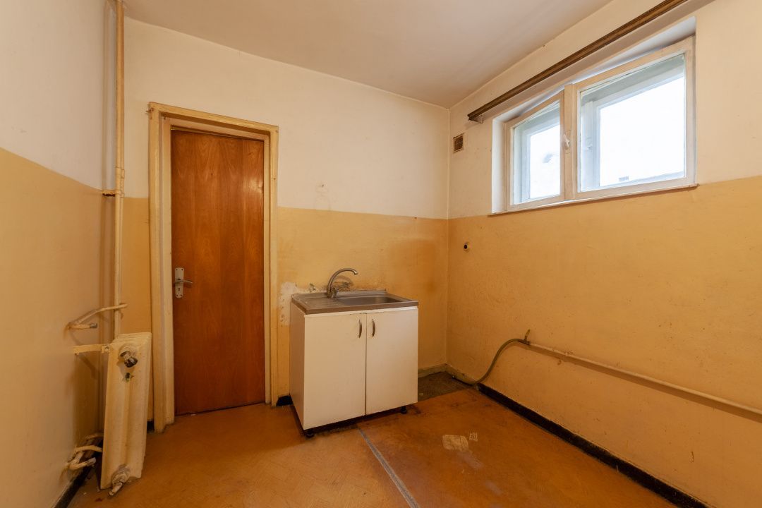 3 camere Războieni | Etaj 3 | Compartimentare circulară | Ideal pentru renovare - Poză 8