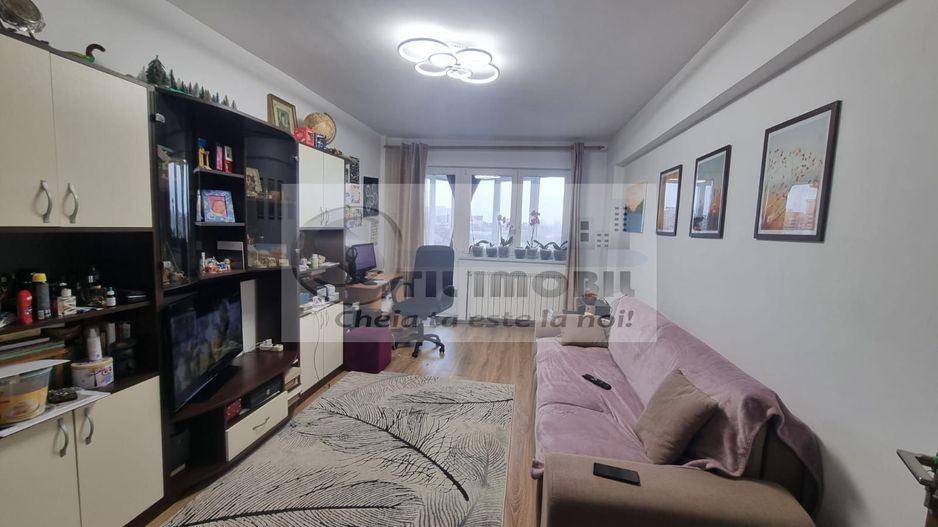 Apartament cu 3 camere decomandat, la etajul 6, in Piata Unirii ! - Poză 1