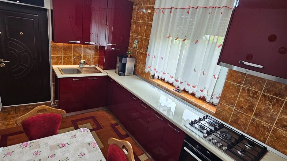Casa- Str Tismana, zona Spitalul nr 1 - Poză 10