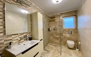 Vila pretabila pentru doua familii - Poză 15