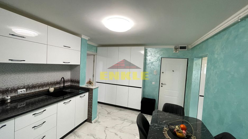 De vanzare apartament, 2 camere decomandat, zona Capat 1 - Poză 6