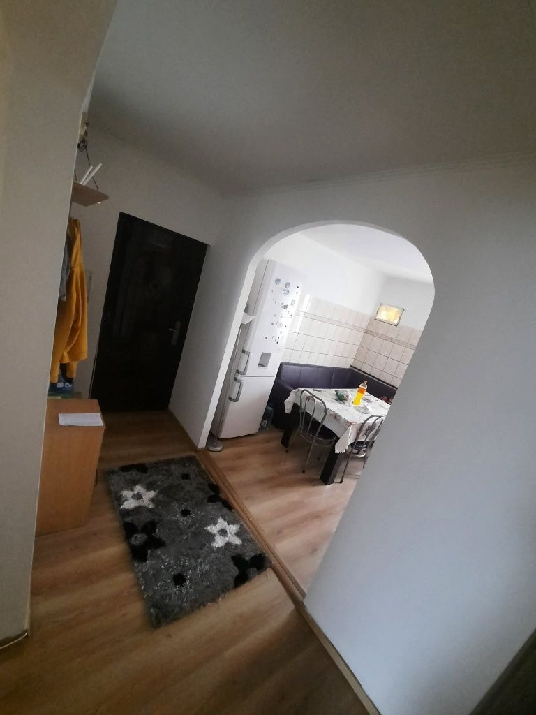Apartament 3 camere Aradului, 2 bai, 2 balcoane , centrala proprie - Poză 6