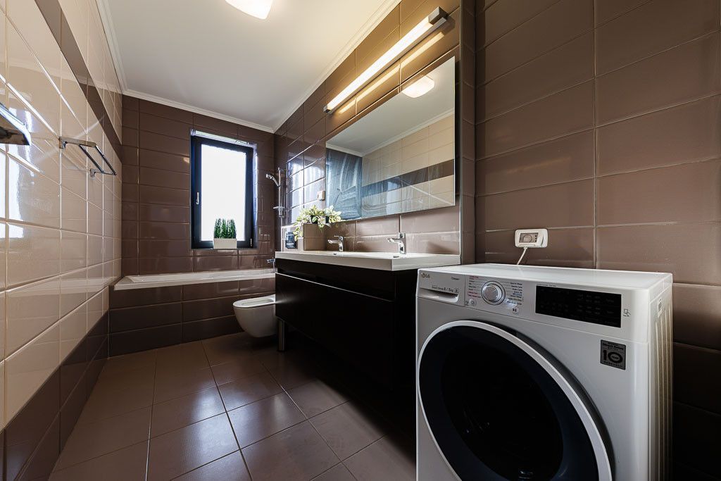Apartament spatios, luminos,4 camere, zona Braytim, Comision 0 - Poză 37