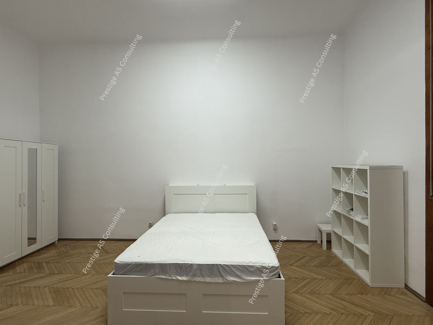 Apartament Patrimonial 150 mp | Balcon cu vedere directa spre Piata Victoriei - Poză 10