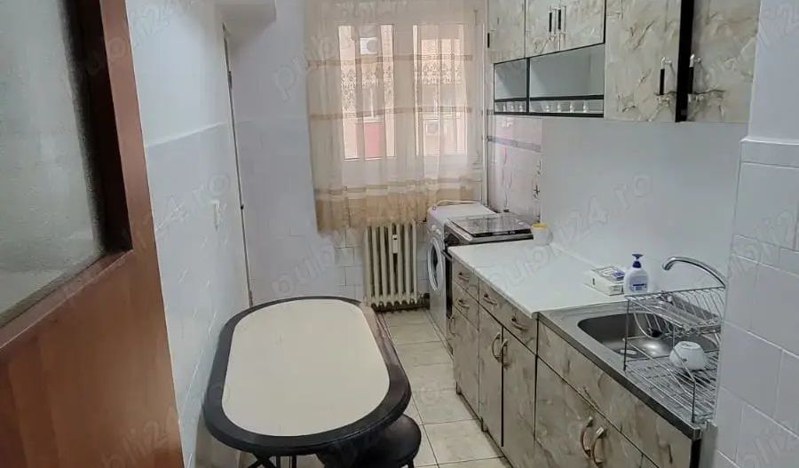 APARTAMENT SPATIOS ZONA CAPITALE - Poză 4
