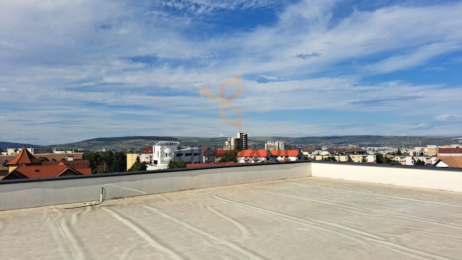 Penthouse 150 mp utili+ terase 200 mp+ 2 parcari subterane +curte 120 mp - Poză 9