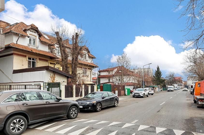 Inchiriere apartament 3 camere in vila | Domenii | Intrare si curte proprie - Poză 15