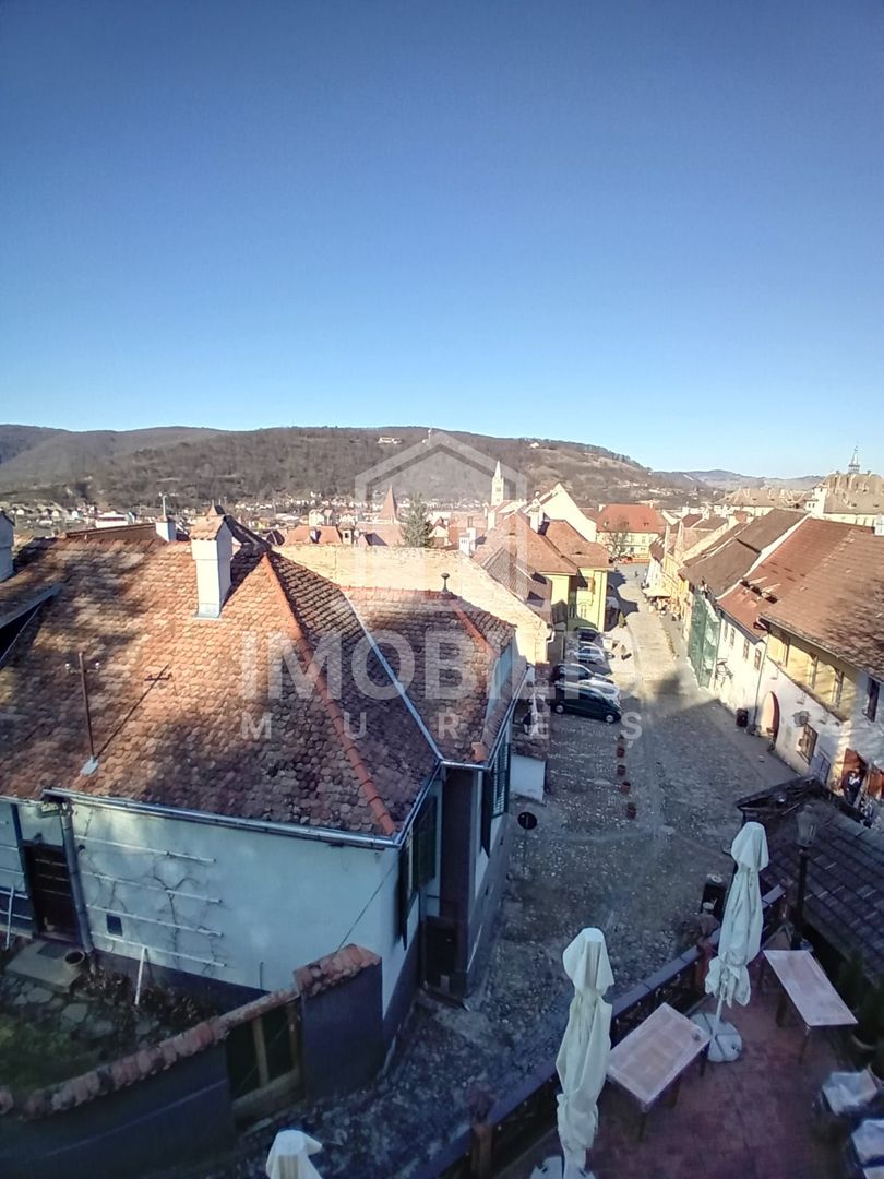 Casa cu 4 camere // Cetatea Sighisoarei // 116,72 mp utili - Poză 1