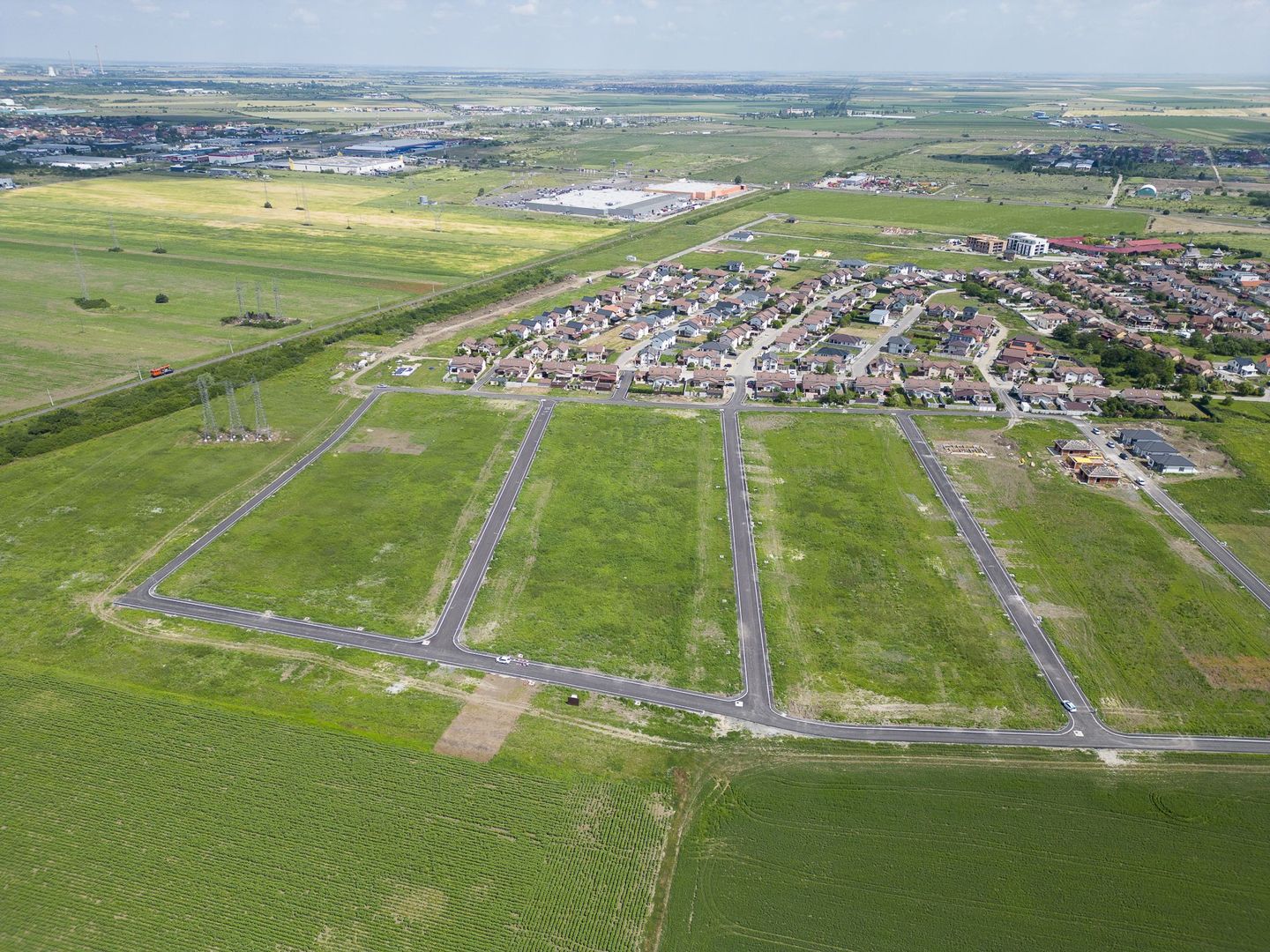 Loc de casa de 476 mp în Via Carmina - Poză 2