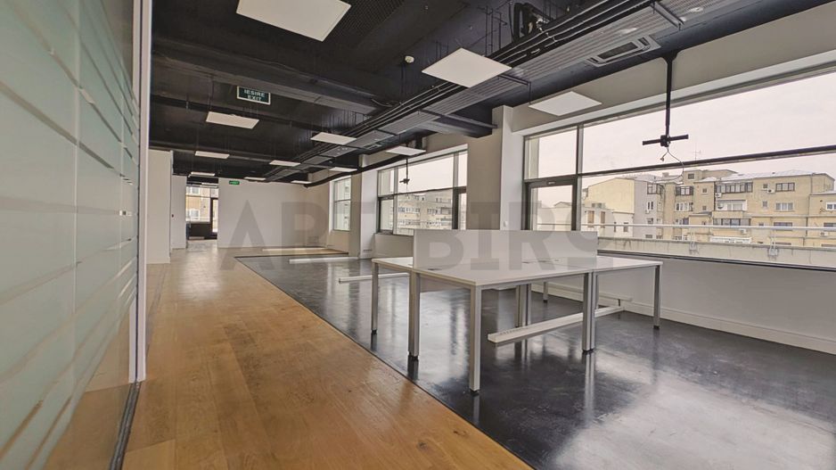 Zero comision, 290mp birou versatil cu terasa 340mp, Romana, 6' metrou - Poză 1