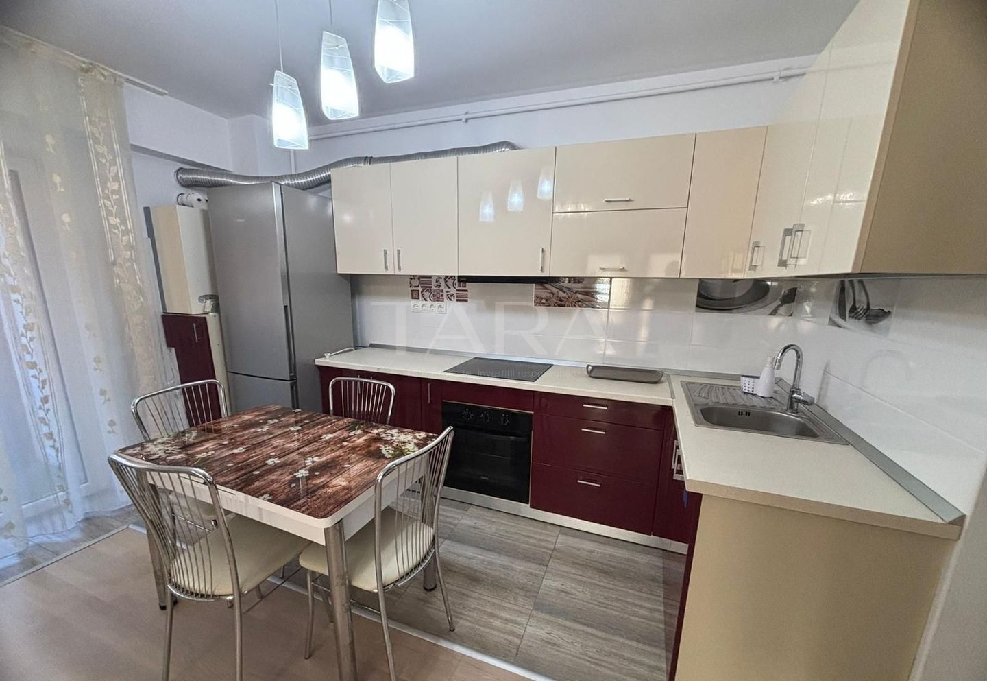 Apartament cu 3 camere, 2 băi și 2 balcoane, lângă pădurea Făget. - Poză 1