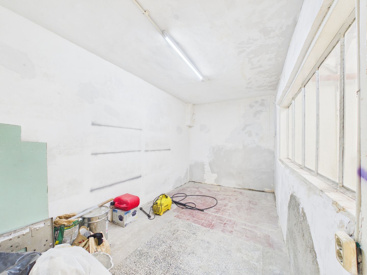 Casa cu 8 camere de vanzare | rezidential si comercial | Nerva Traian - Poză 13