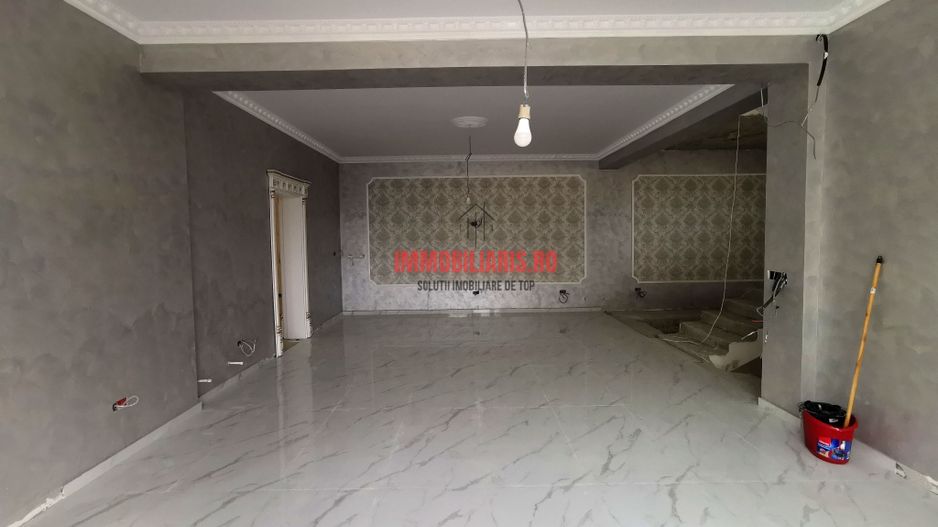 Ozana-Metrou 1 Decembrie 1918, Casa P+2+M, Prima Inchiriere - Poză 6