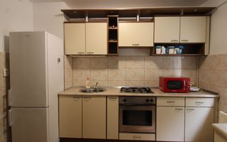 Apartament spatios, 3 camere, 2 bai, ideal pentru studenti - Poză 9
